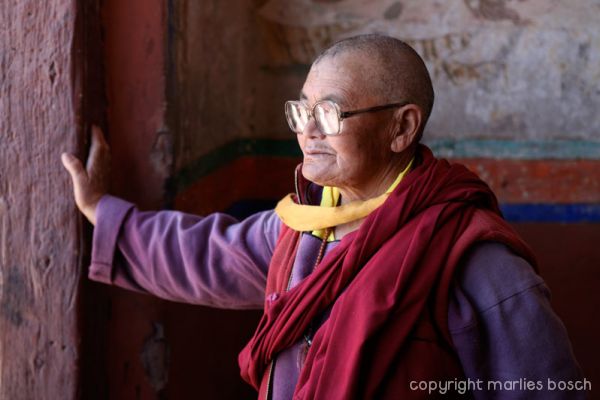 2010-nuns-ladakh-006