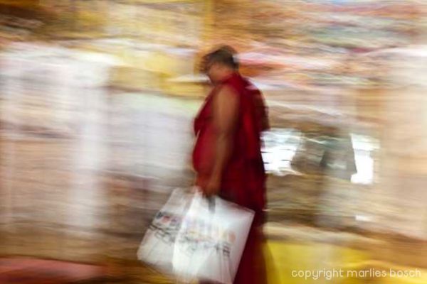2011-nuns-abstract-016